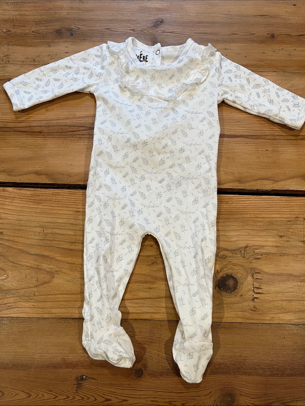 MANIERE 3M White Feather Printed Back Drop Footed Romper Cotton Stretch